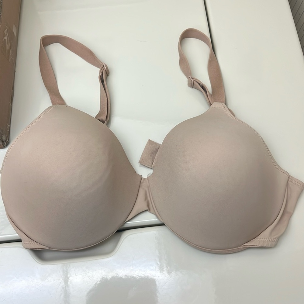 Hanes Underwire Bra G511 Beige 36D Washed but NEVER Worn